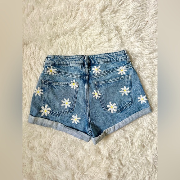 Daisy shorts - Picture 2 of 5